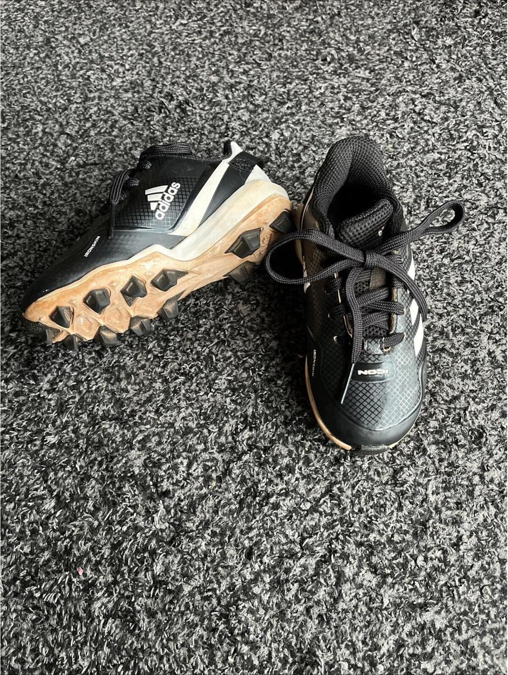 Adidas Icon size 10Kids  Youth Baseball Cleats White Black Size